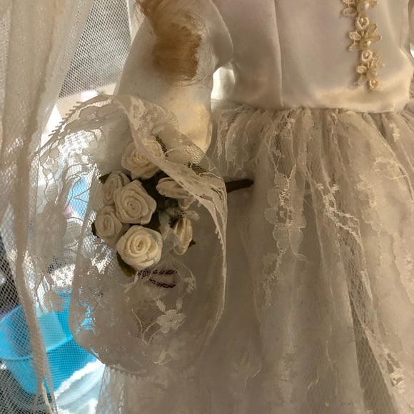 Leslie Bride Doll American Classic Collection Cracker Barrel Hand Crafted -18” - Picture 4 of 9